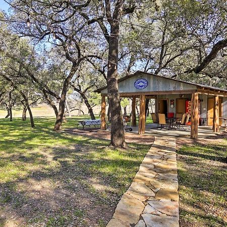 Riverfront Blanco Home With Shaded Porch And Hot Tub Exteriér fotografie