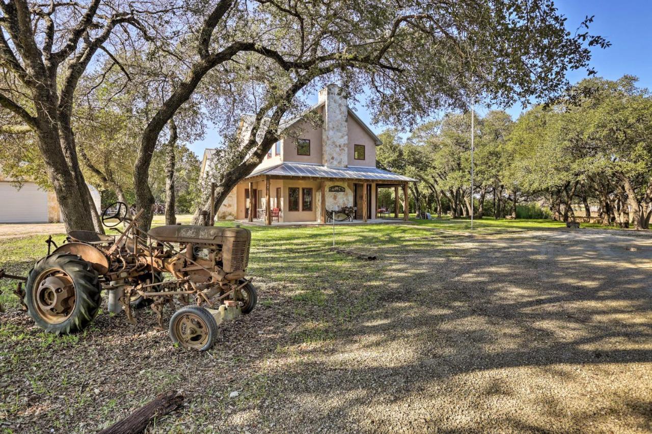 Riverfront Blanco Home With Shaded Porch And Hot Tub Exteriér fotografie